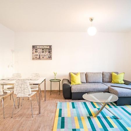 Helle Ferienwohnung Im Hinterhof Dresda Exterior foto